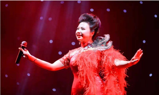 中国粉丝网日报一深圳多位优秀女高音唱响“百姓喜欢的歌”